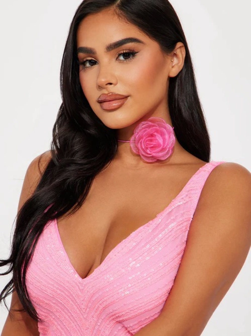 💎NWOT Fashion Nova Pink Sequin V-Neck Dress with Floral Choker